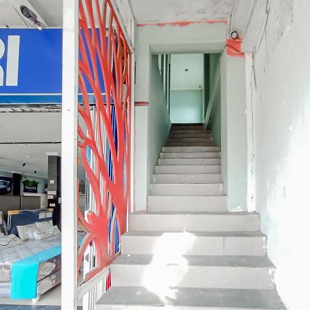 Reddoorz Syariah Near Q-Mall Banjarbaru Martapura  المظهر الخارجي الصورة