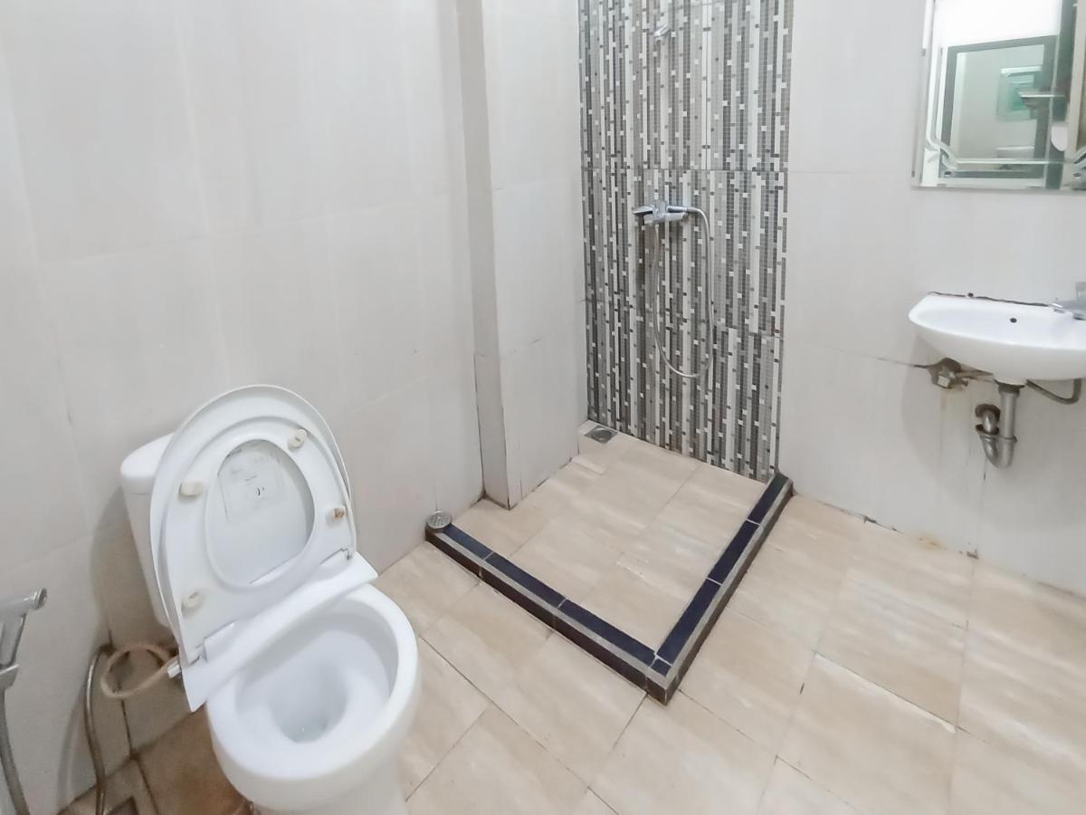 Reddoorz Syariah Near Q-Mall Banjarbaru Martapura  المظهر الخارجي الصورة