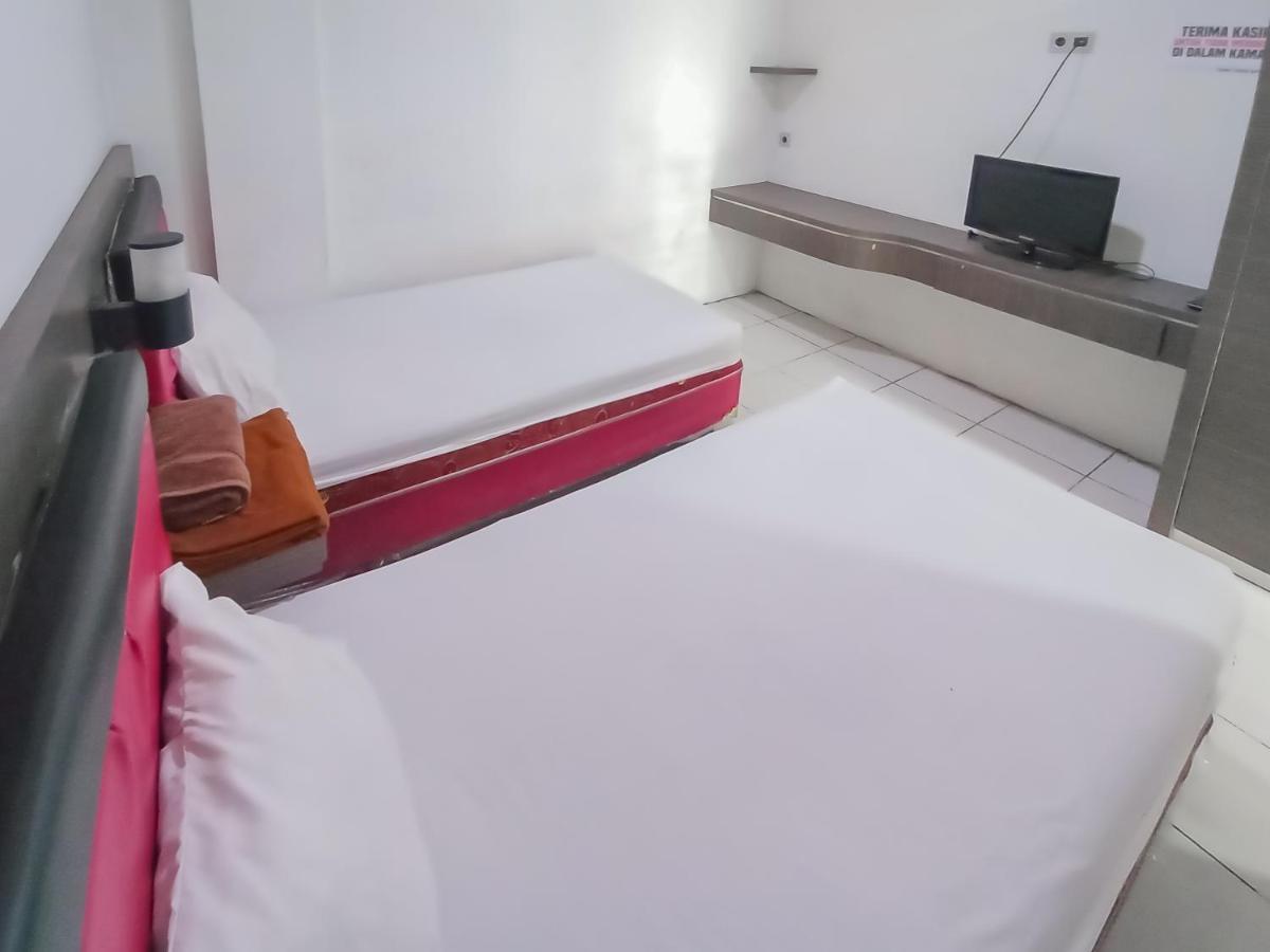 Reddoorz Syariah Near Q-Mall Banjarbaru Martapura  المظهر الخارجي الصورة