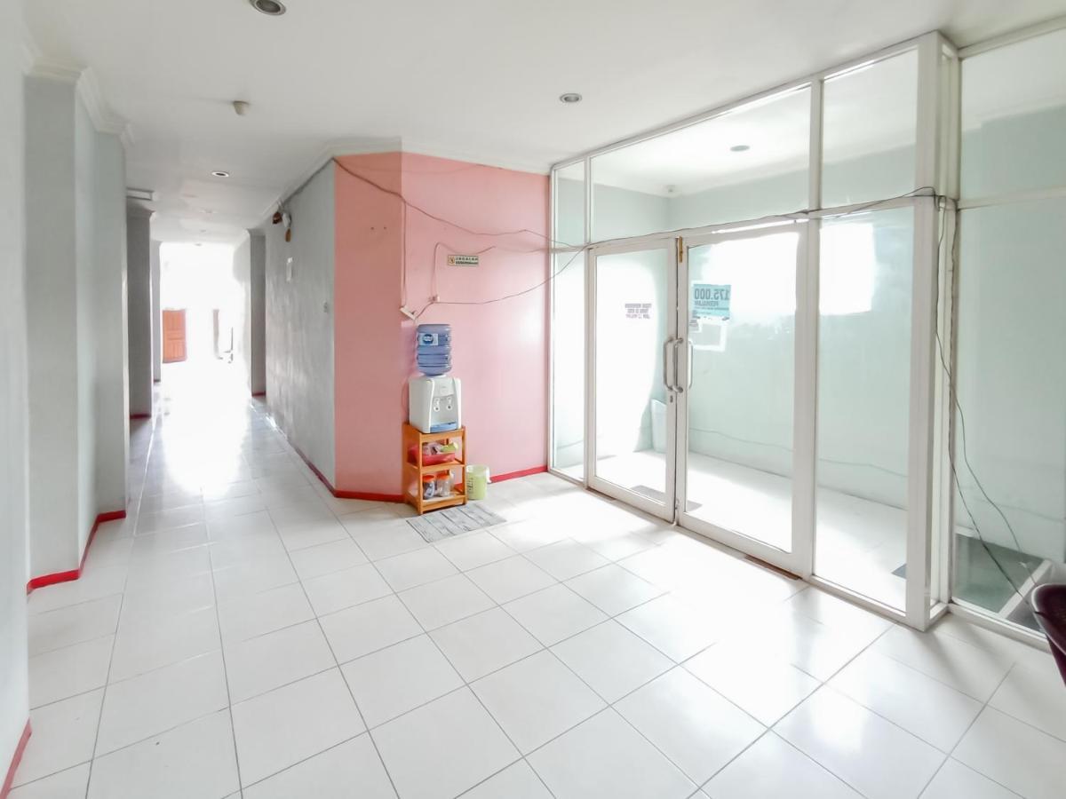 Reddoorz Syariah Near Q-Mall Banjarbaru Martapura  المظهر الخارجي الصورة