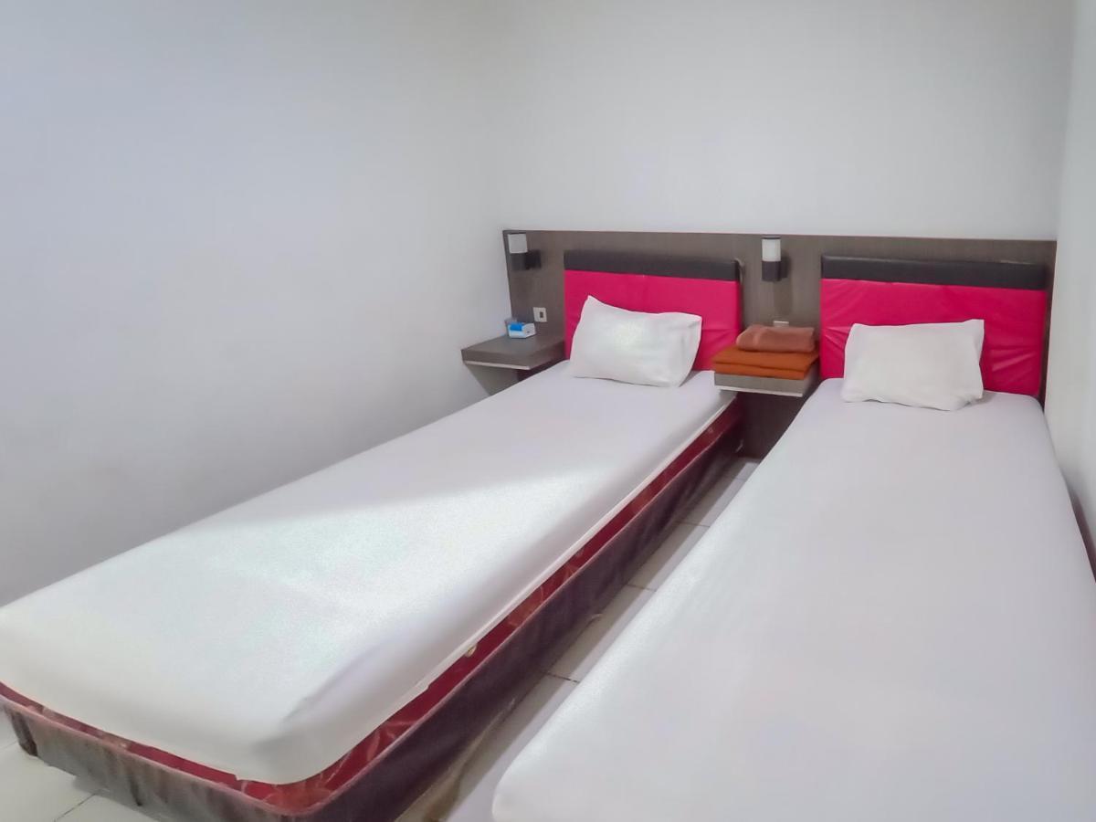 Reddoorz Syariah Near Q-Mall Banjarbaru Martapura  المظهر الخارجي الصورة
